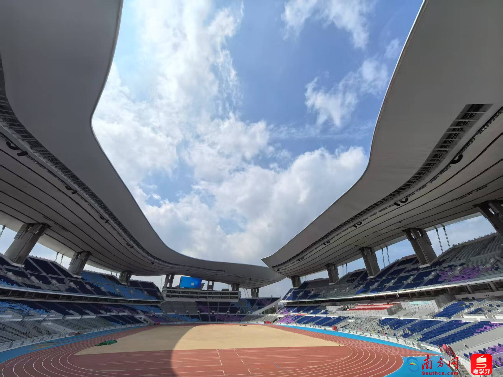 马丁内斯：C罗被罚下主要因为他太有激情；我们必须自我批评