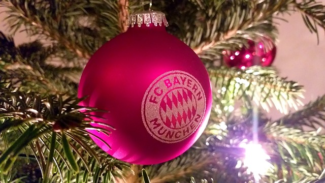 阿劳霍在巴萨已被罚下5次，本世纪仅次于皮克、莫塔和马克斯